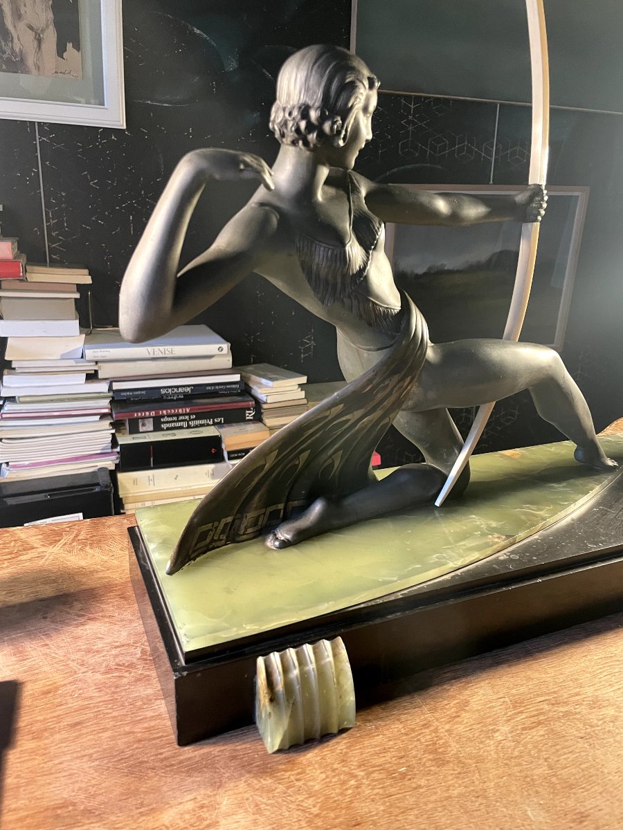 Diane chasseresse – Sculpture en régule, vers 1920-photo-5