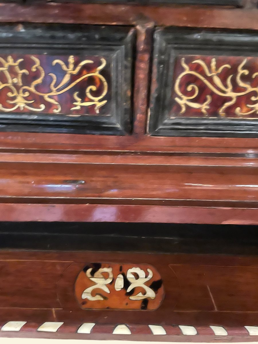 Bargueño (cabinet) espagnol XVIIᵉ siècle sur sa table d’origine-photo-6