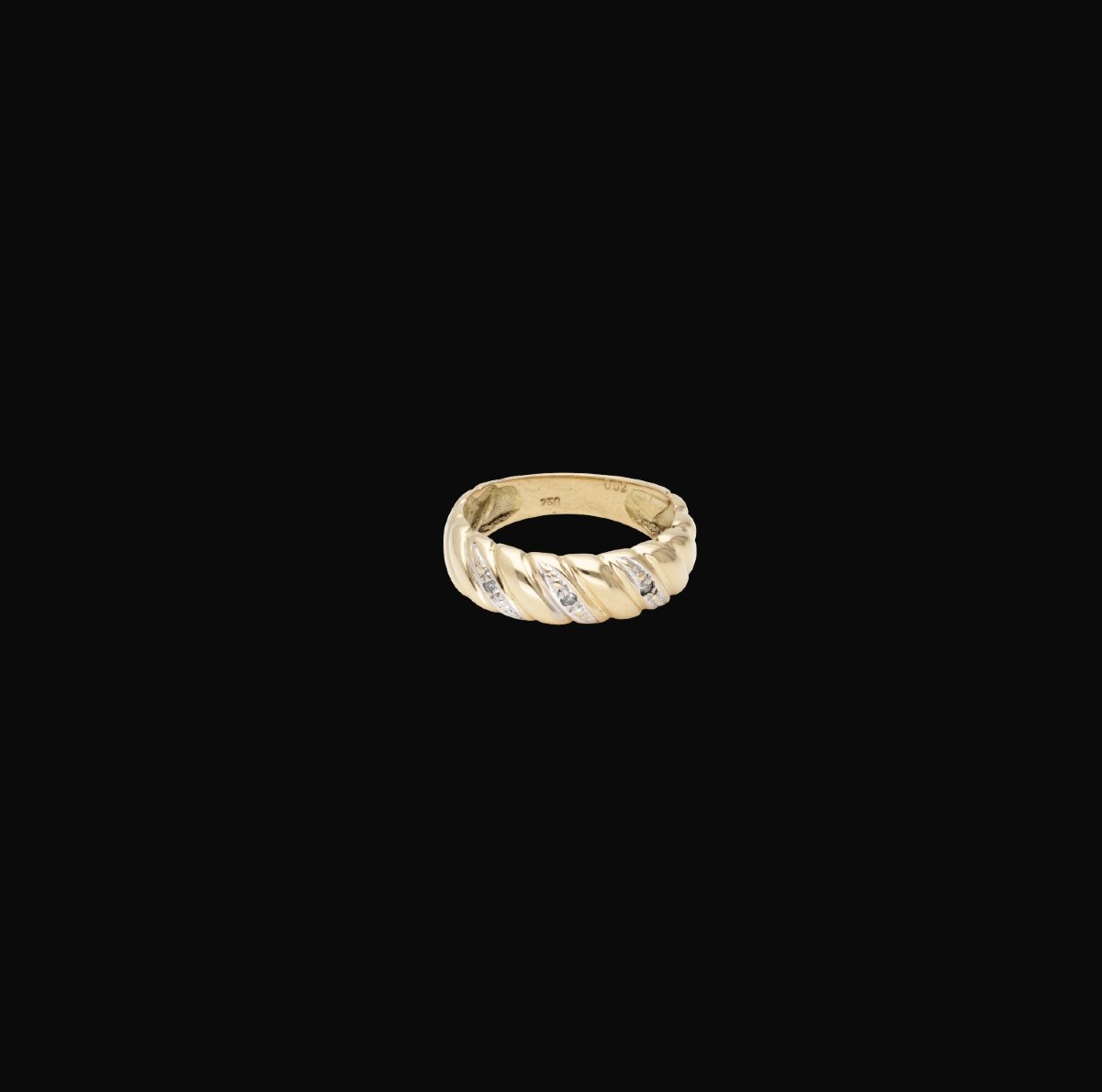 Bague Godronnée En Or Jaune 18 Carats Et Diamants