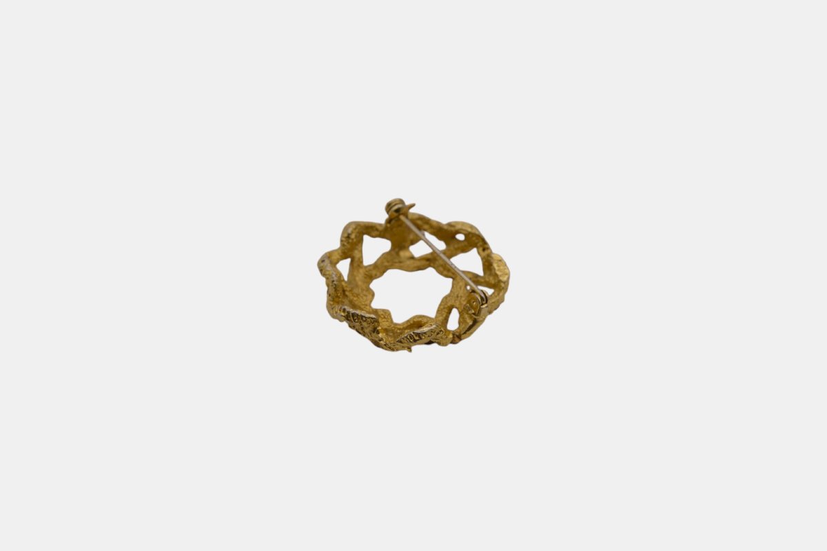 Broche en plaqué or 18 carats ornée de pierres rouges facettées-photo-2