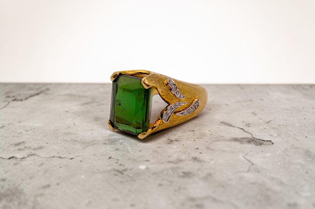High-end Jewelry Ring In 18-karat Gold, Tourmaline, And Diamonds – Circa 1980-photo-2