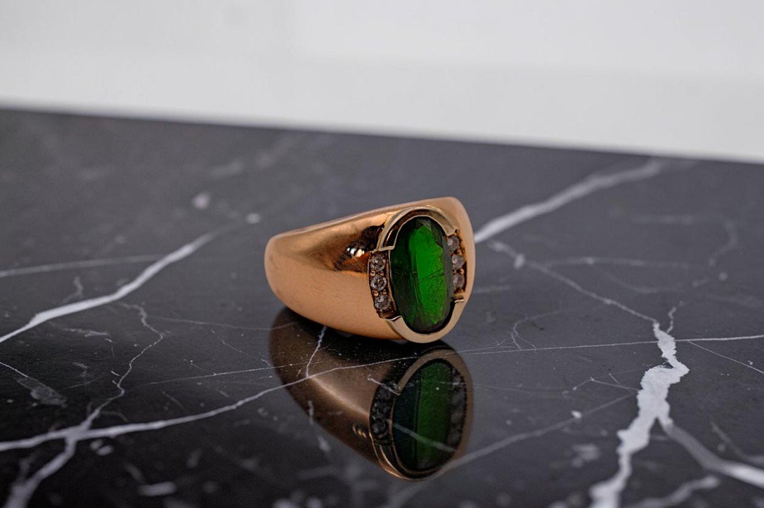 18-karat Gold Signet Ring With Tsavorite And Diamonds-photo-1