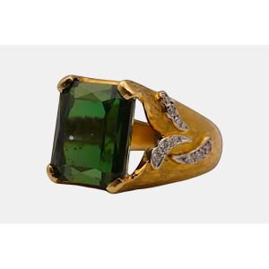 High-end Jewelry Ring In 18-karat Gold, Tsavorite, And Diamonds – Circa 1980