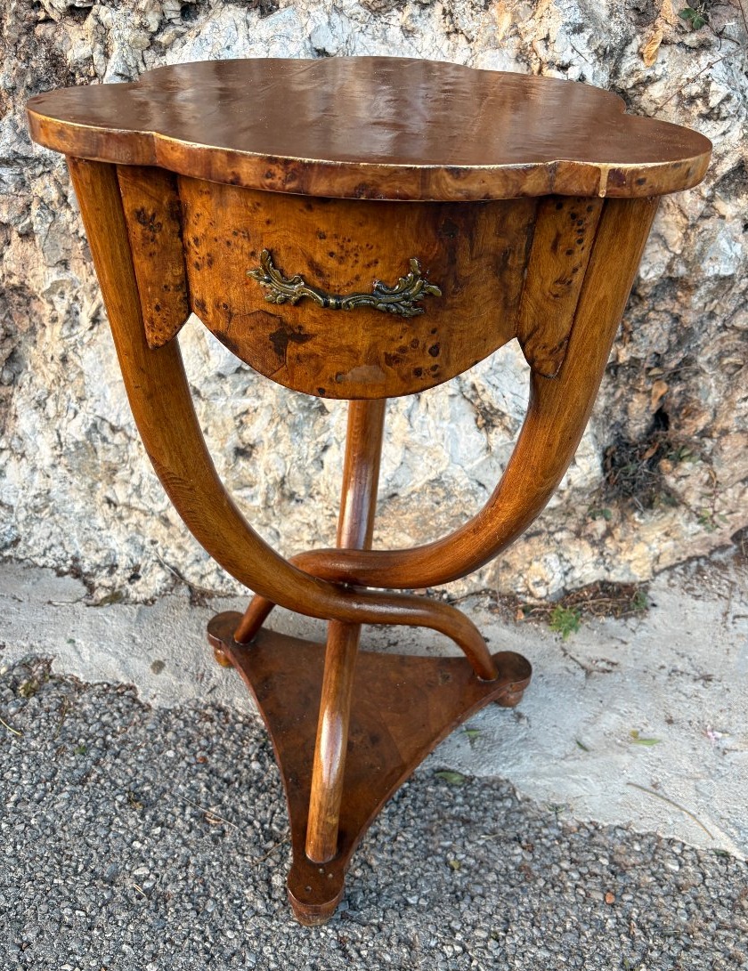 Petite Table Exotique