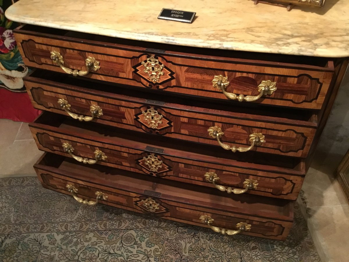 Early 18th Century Commode With 4 Drawers-photo-1