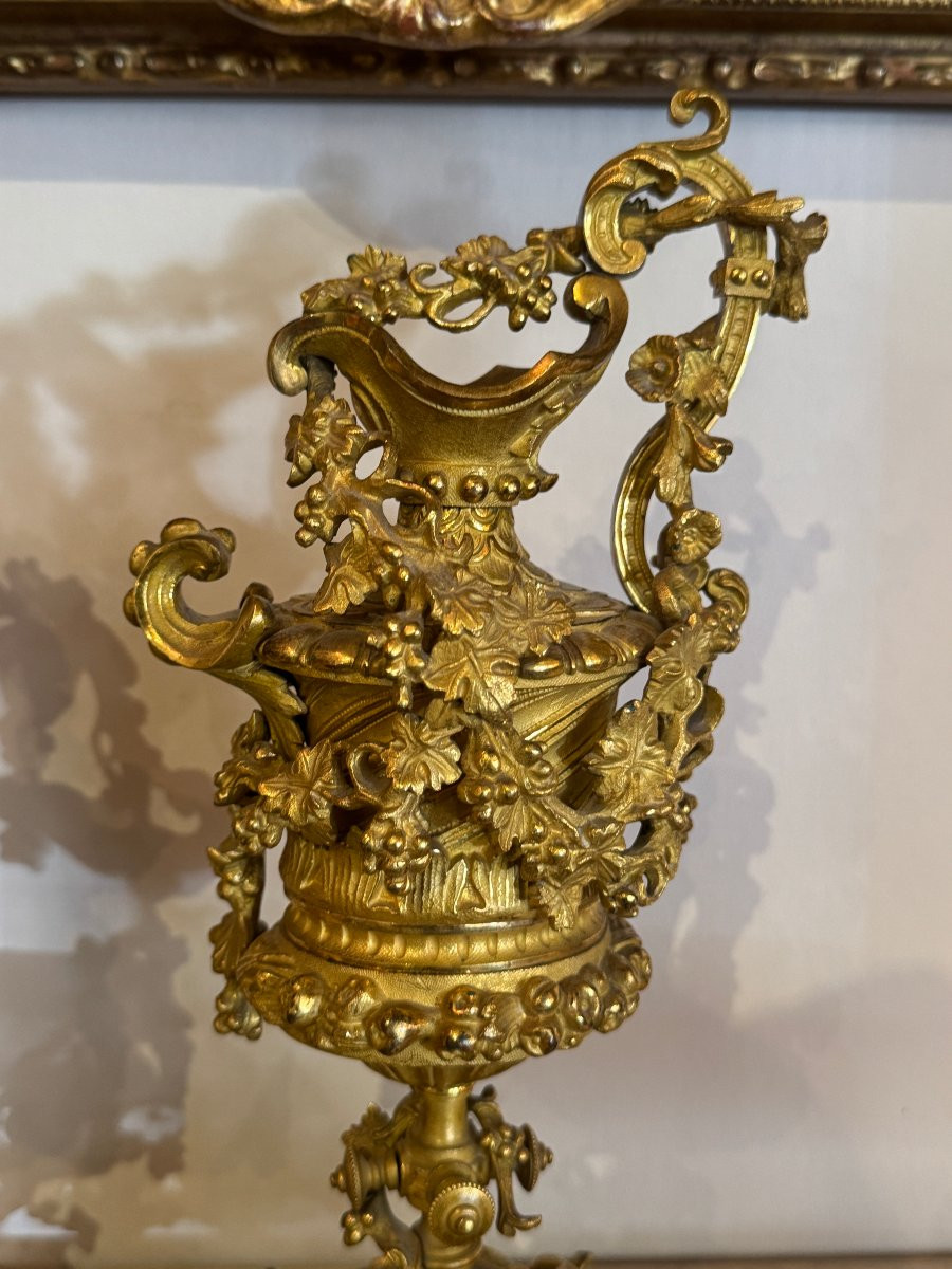 Pair Of Ewers In Chiseled And Gilded Bronze, Late 19th Century-photo-3