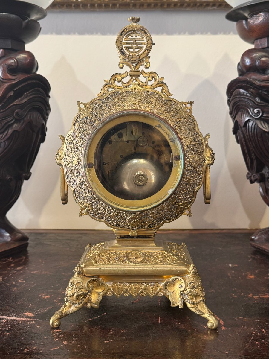 Attribuée à Ferdinand Barbedienne- Pendule En Bronze Doré Dans Le Goût Du Japon XIX° Siècle-photo-4