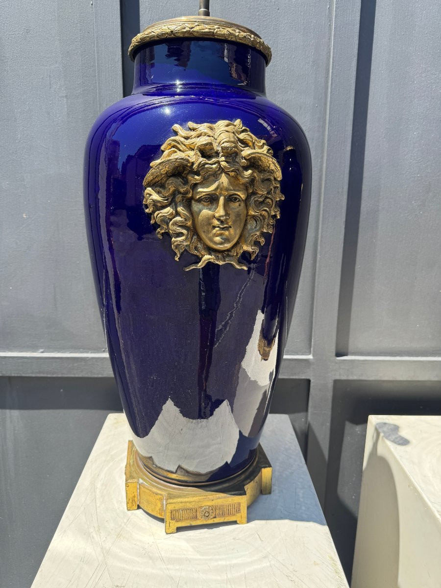 Paire de grands vases en prcelaine et bronze montés en lampes, circa 1880-photo-3
