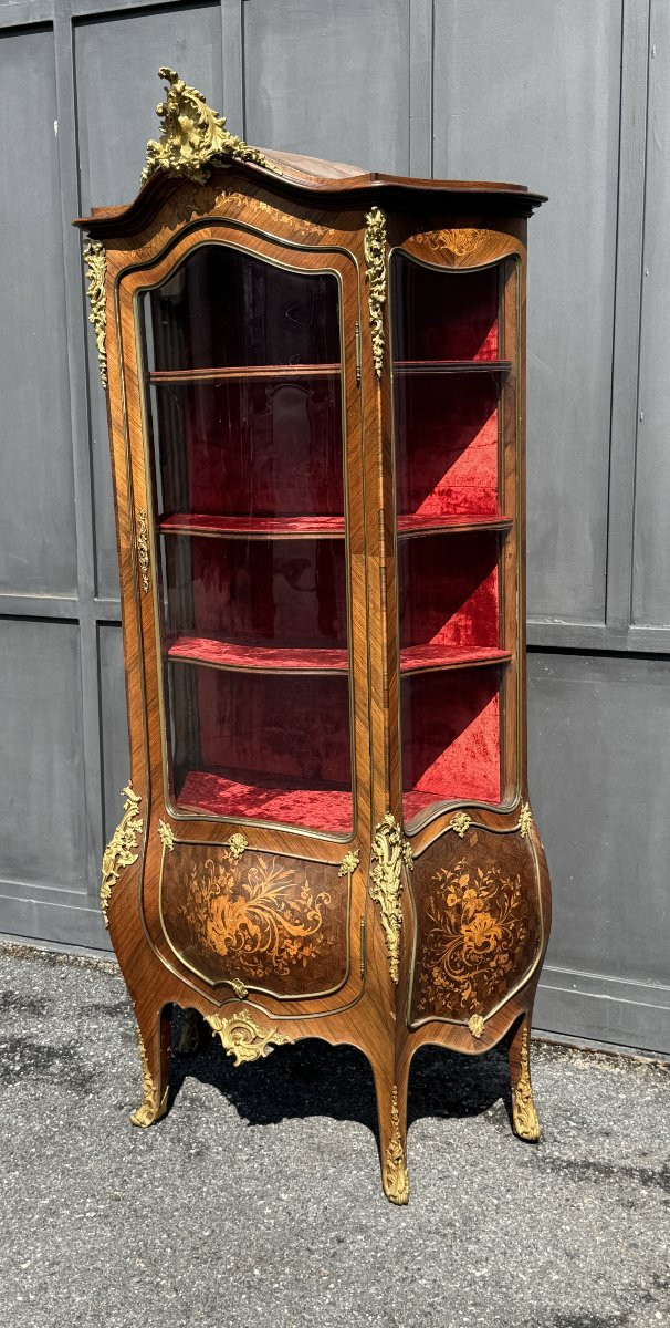 Vitrine galbée marquetée de Style Louis XV, fin XIX° siècle-photo-3