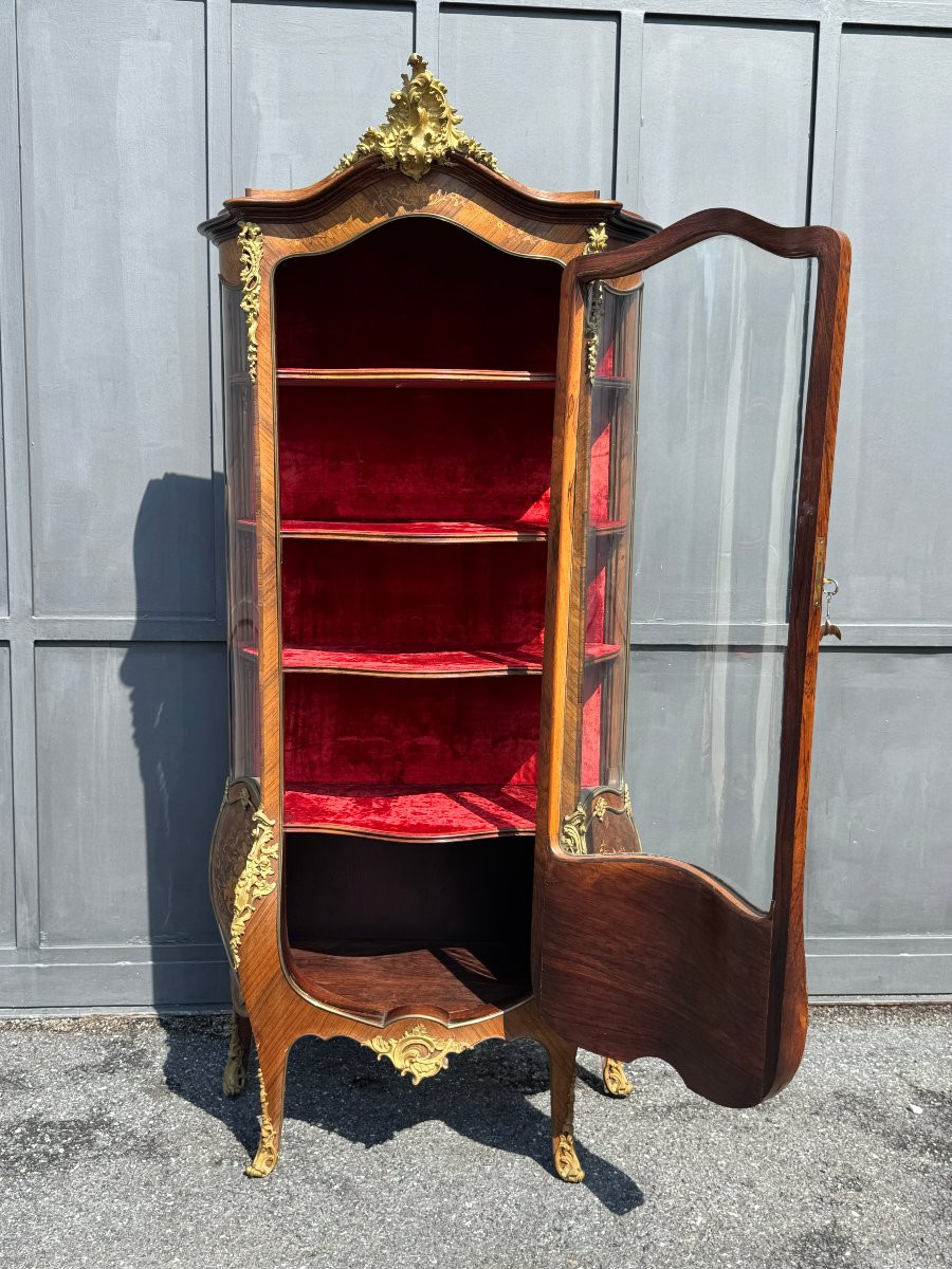 Vitrine galbée marquetée de Style Louis XV, fin XIX° siècle-photo-4