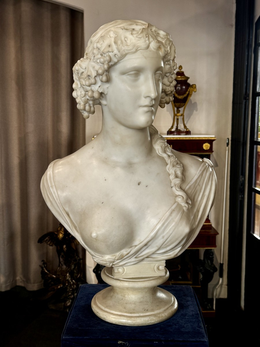 "autumn" Or "bacchante" - Large Bust In White Carrara Marble From The Neoclassical Period