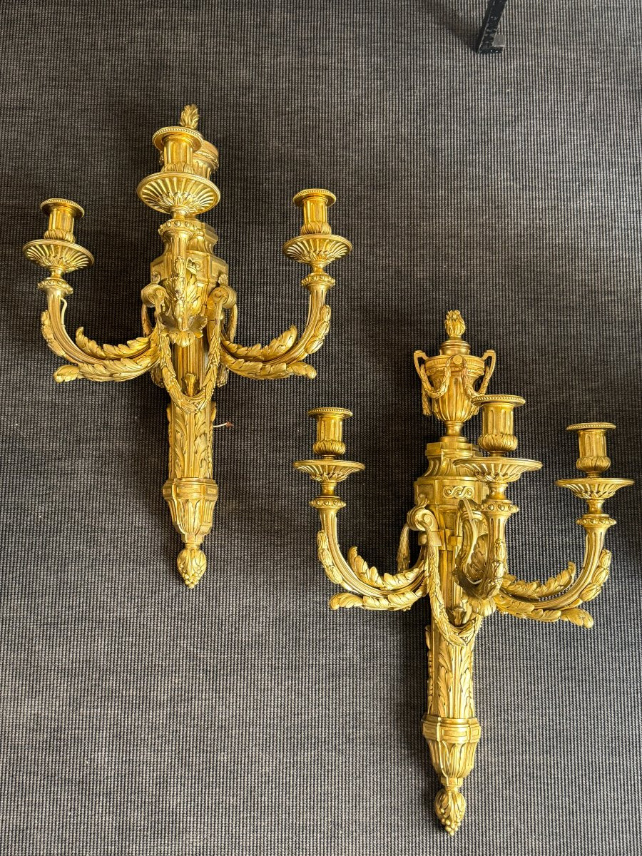 Large Pair Of Louis XVI Period Sconces In Chased And Gilt Bronze, 18th C.-photo-2
