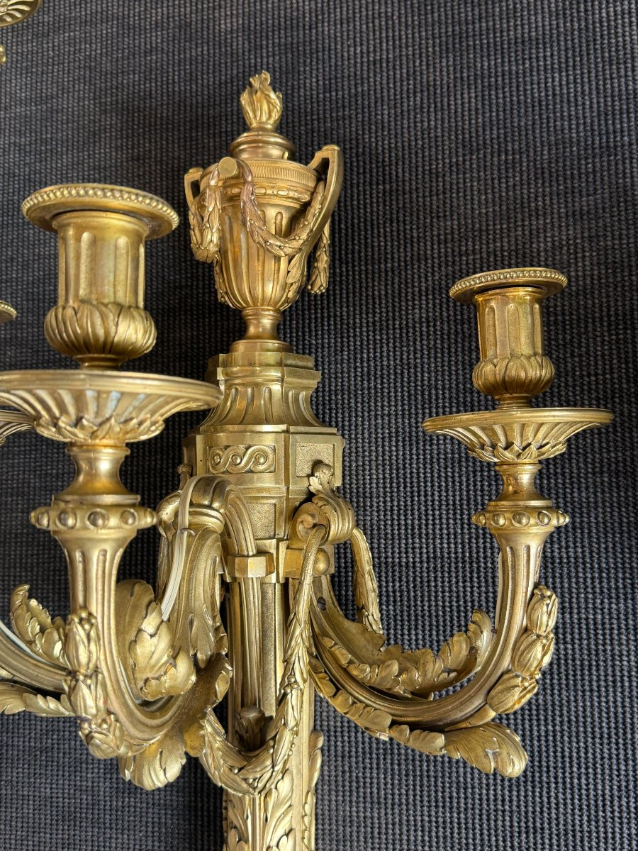 Large Pair Of Louis XVI Period Sconces In Chased And Gilt Bronze, 18th C.-photo-4