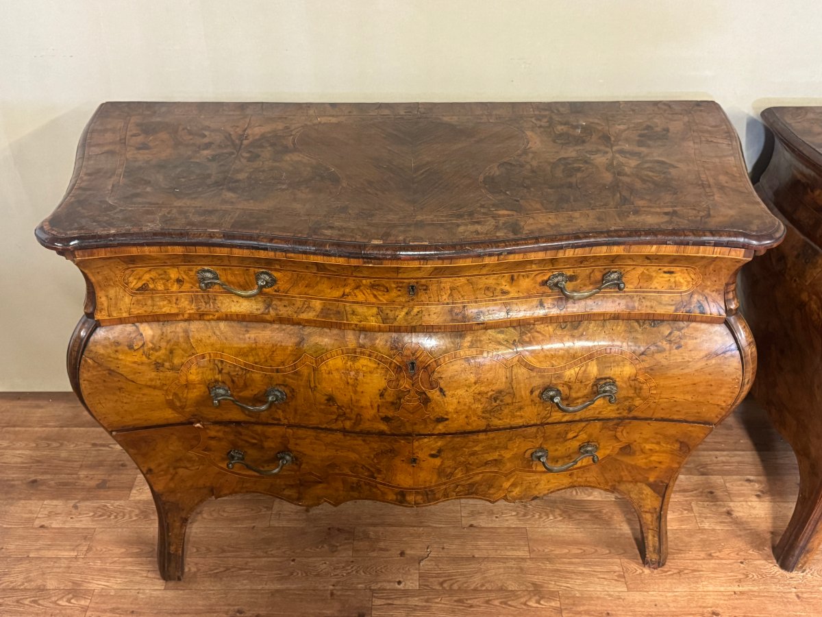Paire de commodes Lombarde en placage de noyer, Italie XVIII°-photo-2