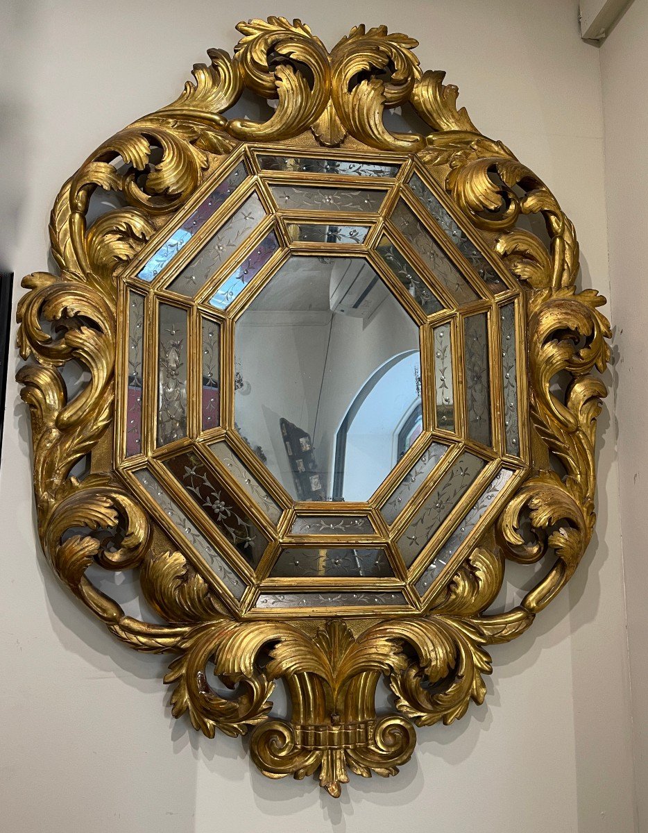 Grand Miroir Octogonal En Bois Sculpté et Doré, époque Napoléon III