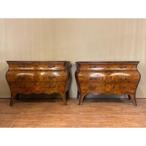 Pair Of Lombard-style Chests Of Drawers In Walnut Veneer, Italy, 18th Century