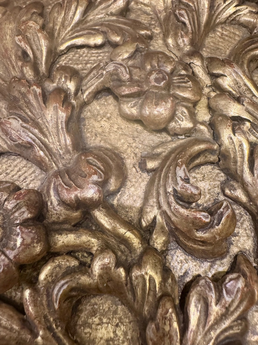 Antique 17th-century Venetian Chest, Finely Hand-carved And Gilded With Gold Leaf-photo-4