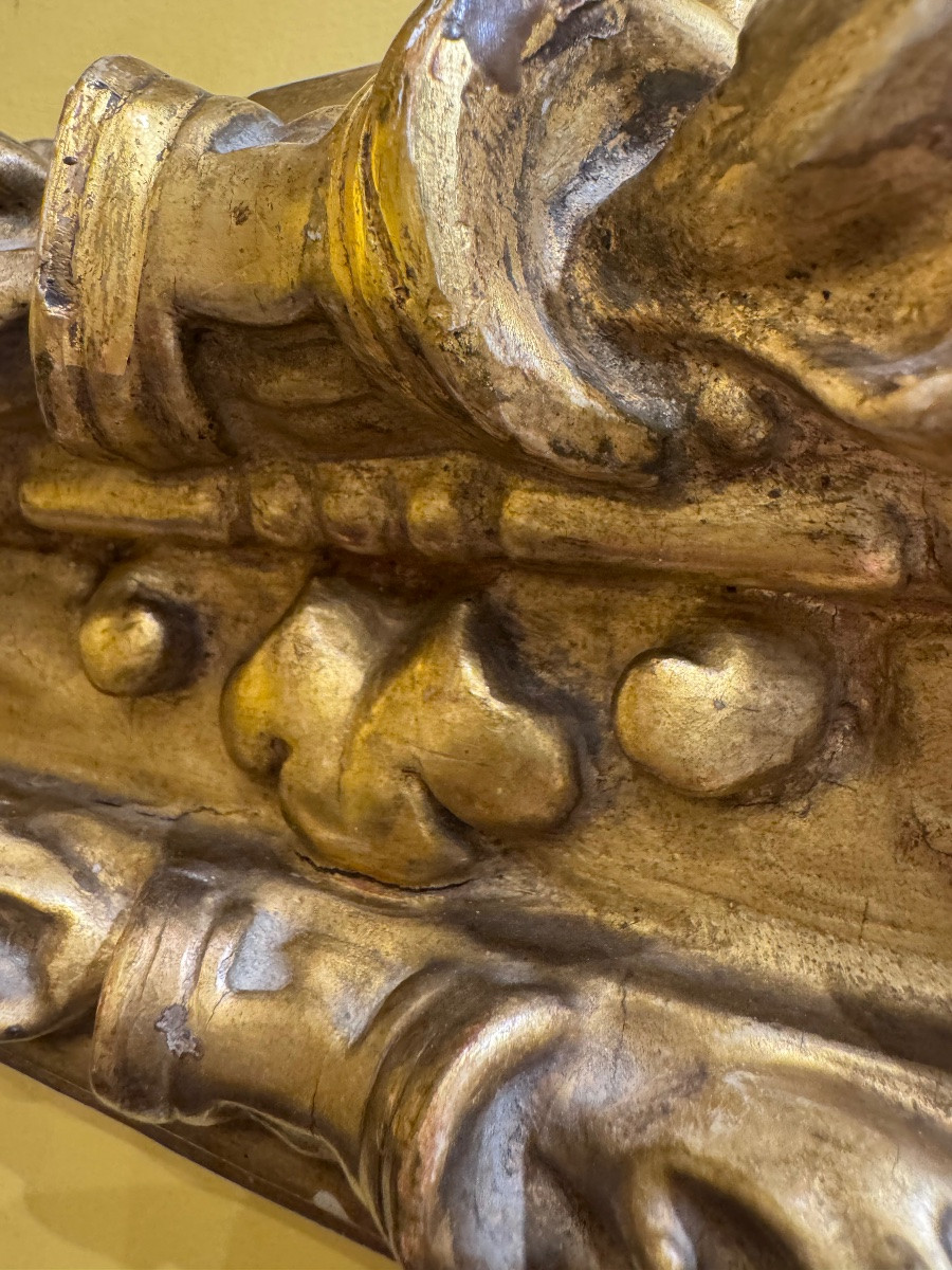 Antique Wooden Frame With Original 24-karat Gold Leaf, 17th-century Emilia, Finely Carved-photo-2