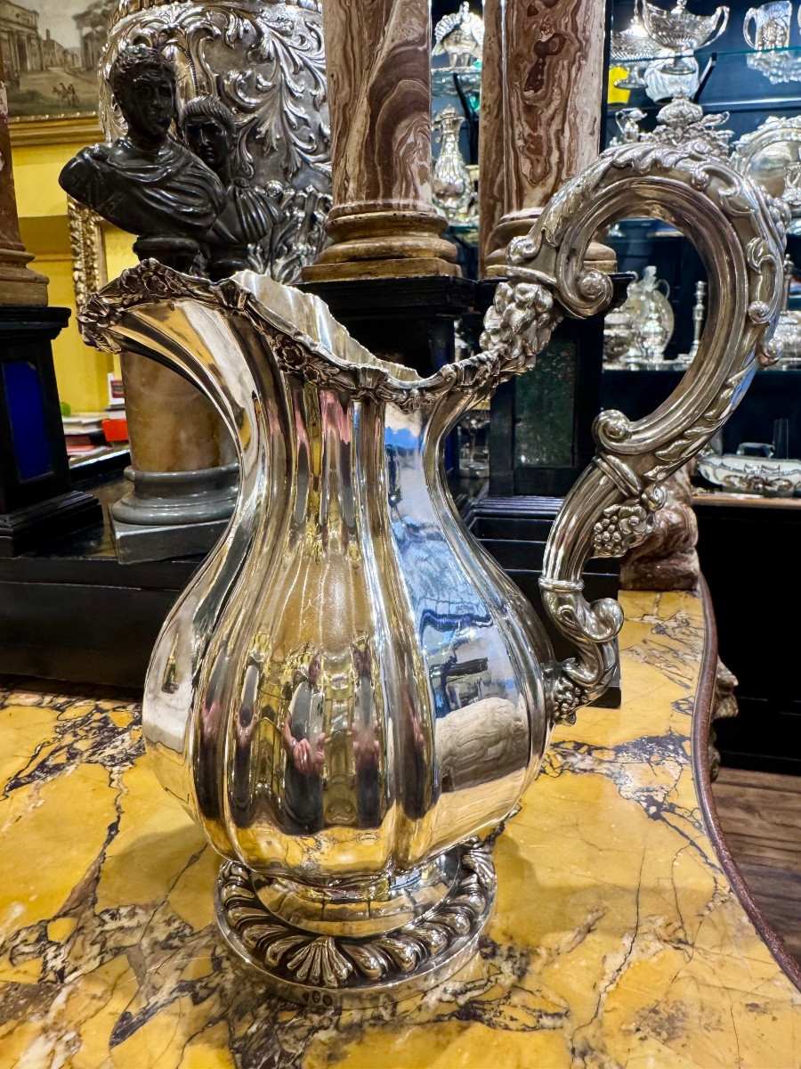 Carafe ancienne en argent massif, provenant de la ville de Turin, portant les poinçons du Taure