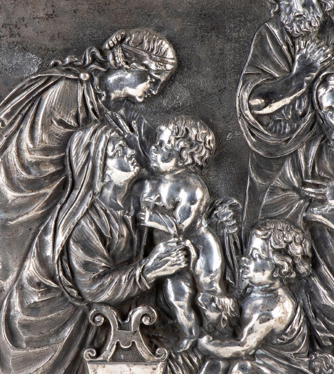 Plaque en argent représentant la Sainte Famille et des saints, Rome, fin du XVIIIe siècle.  Dim-photo-3