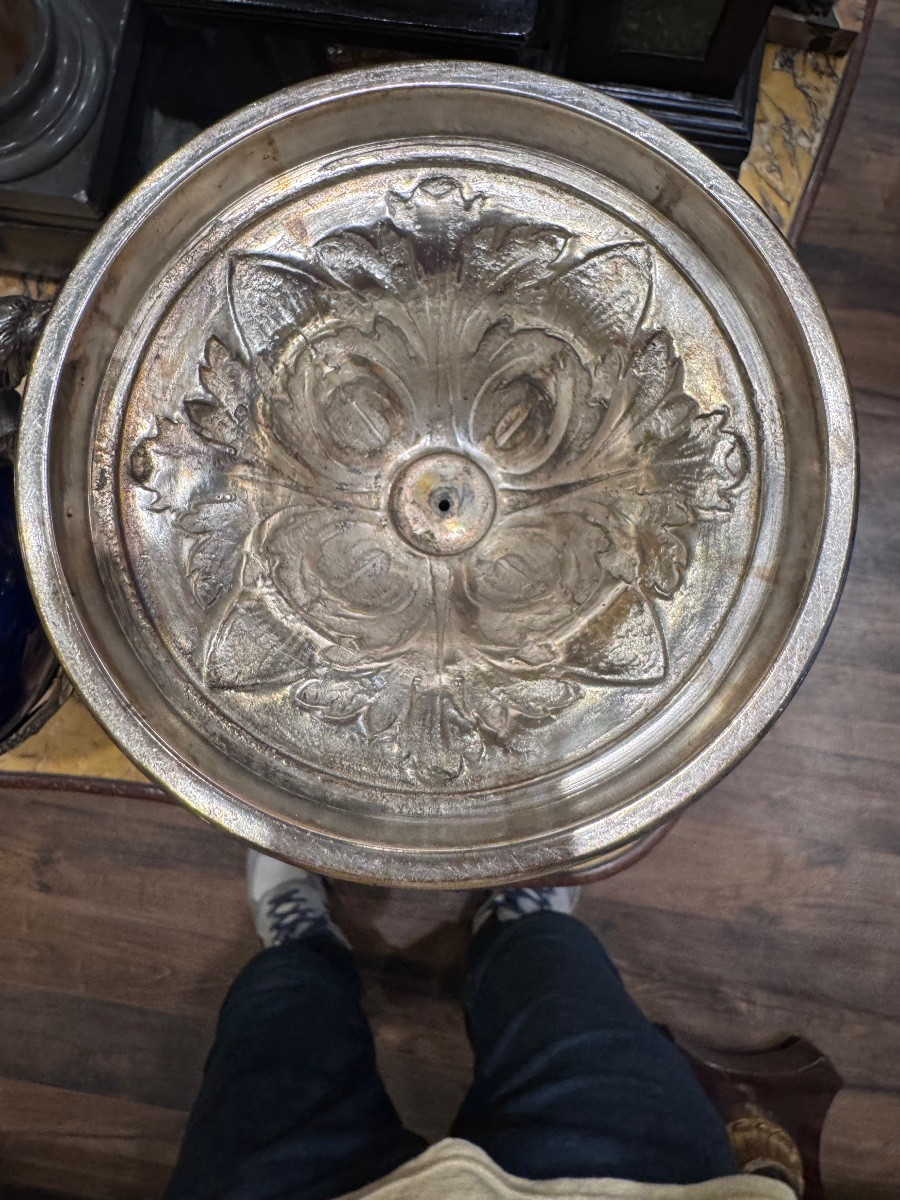 Paire de vases anciens en argent finement travaillés à la main au ciseau et au burin, ornés de -photo-2