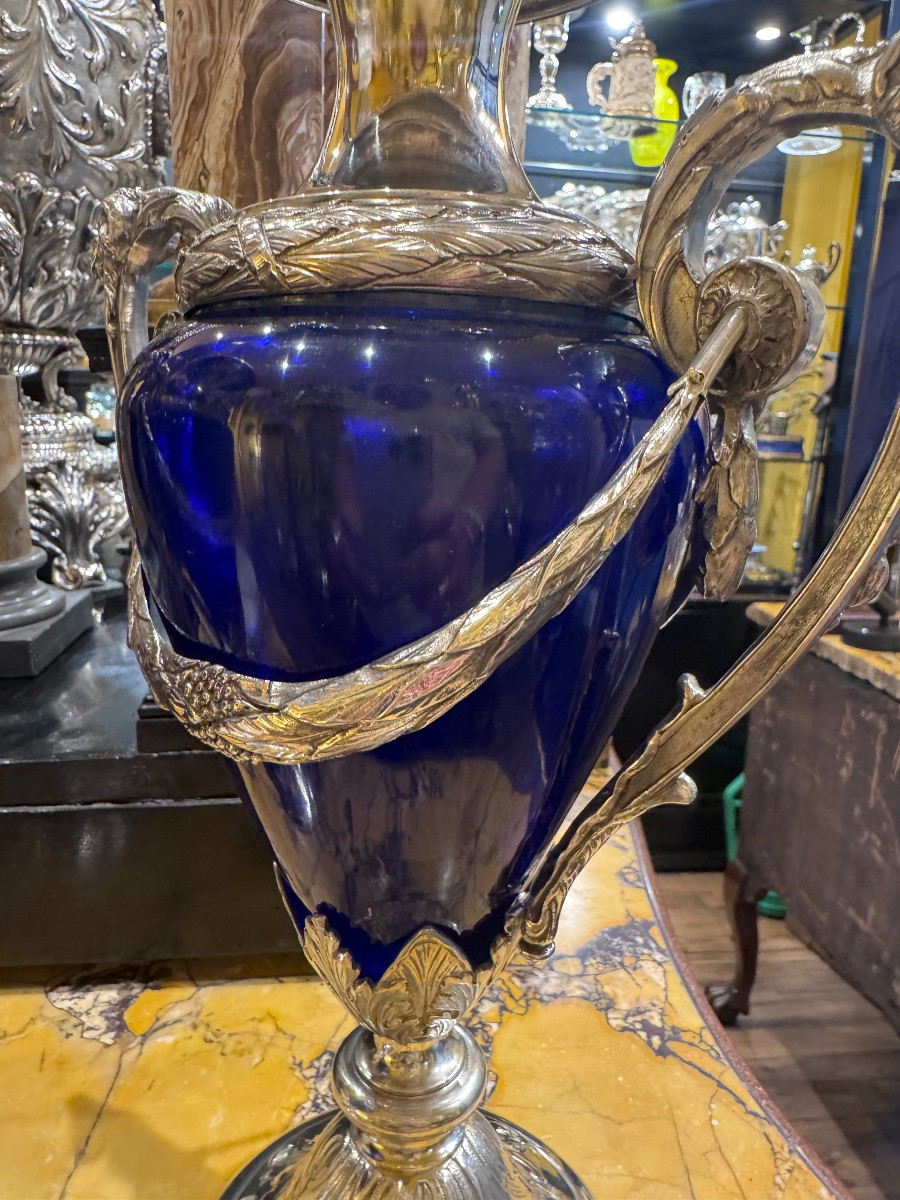 Paire de vases anciens en argent finement travaillés à la main au ciseau et au burin, ornés de -photo-4