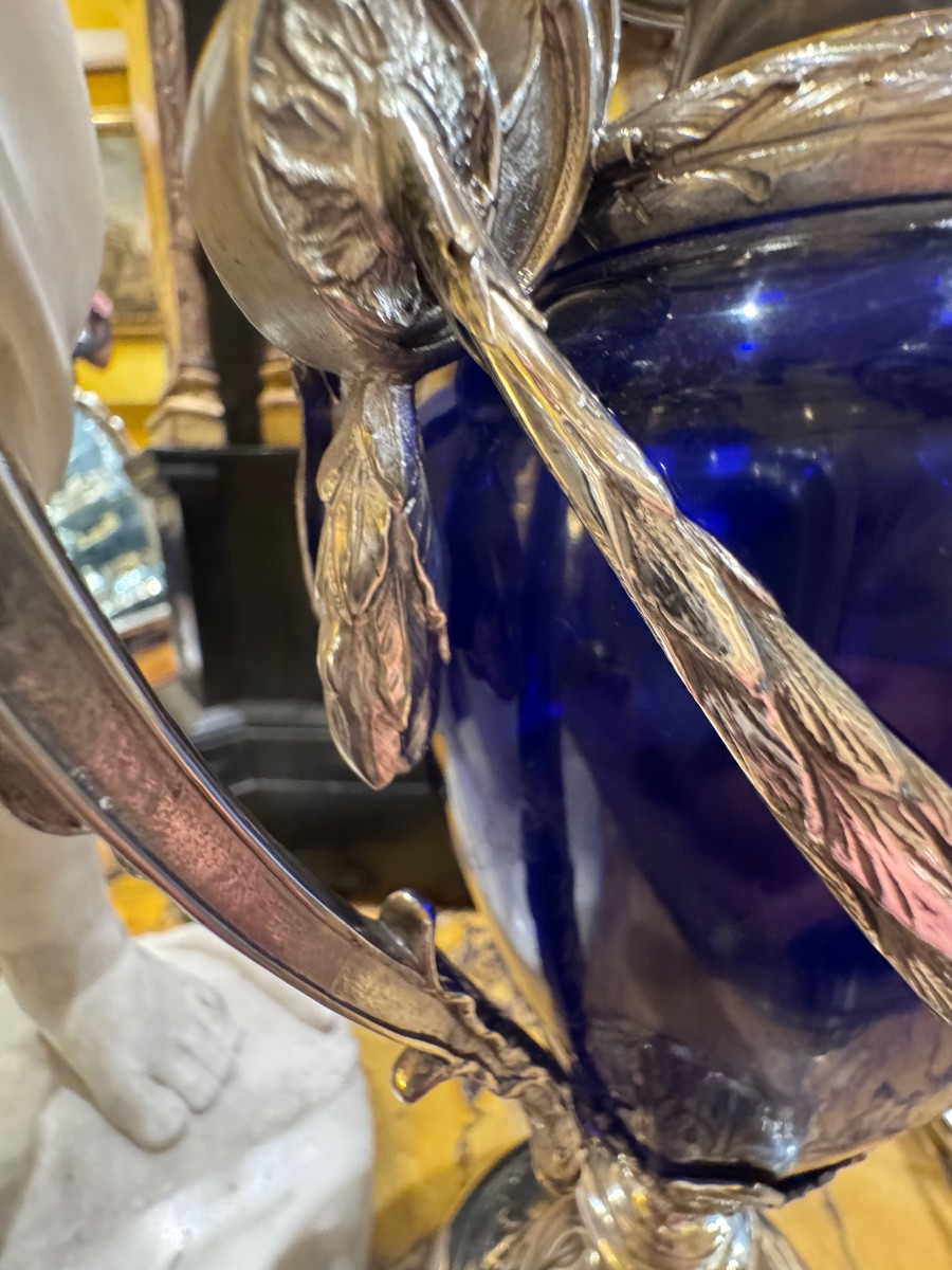 Paire de vases anciens en argent finement travaillés à la main au ciseau et au burin, ornés de -photo-7