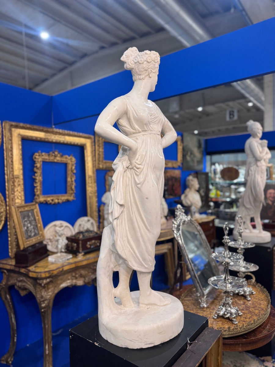 Paire de grandes sculptures féminines représentant deux Vestales dansant, par Canova, datant de-photo-3