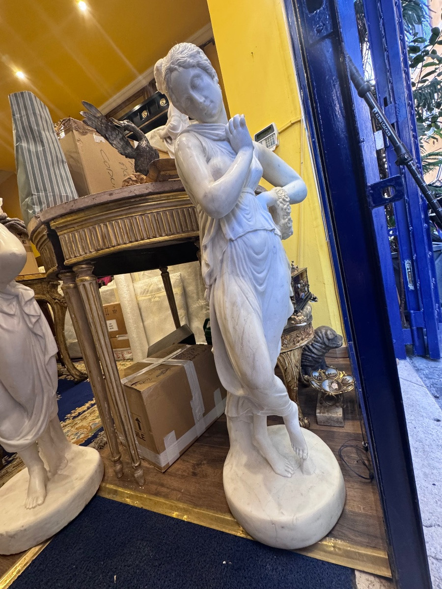 Paire de grandes sculptures féminines représentant deux Vestales dansant, par Canova, datant de-photo-8