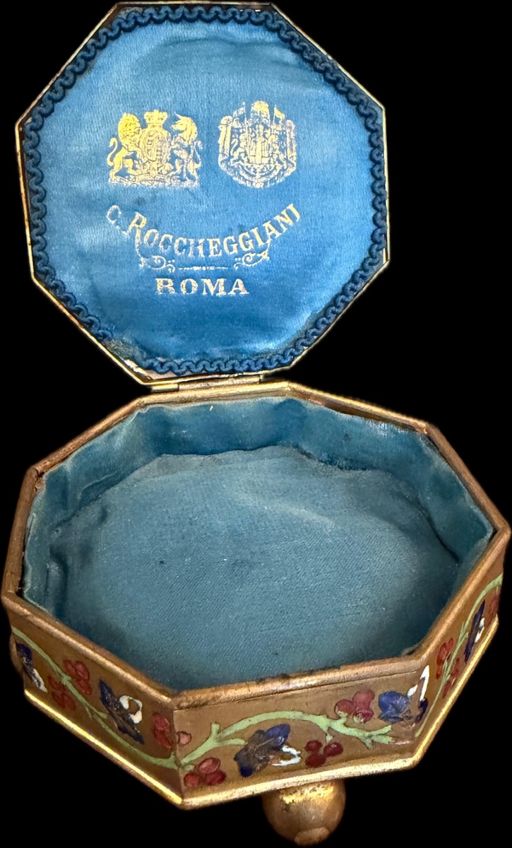 Description  Boîte à bijoux, Rome, fin du XIXe siècle, vers 1850/60  De forme hexagonale, en mé-photo-3