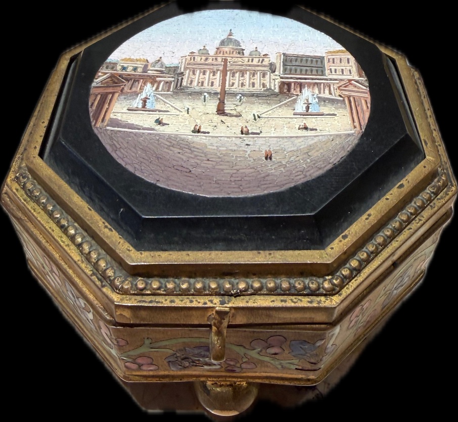 Description  Boîte à bijoux, Rome, fin du XIXe siècle, vers 1850/60  De forme hexagonale, en mé
