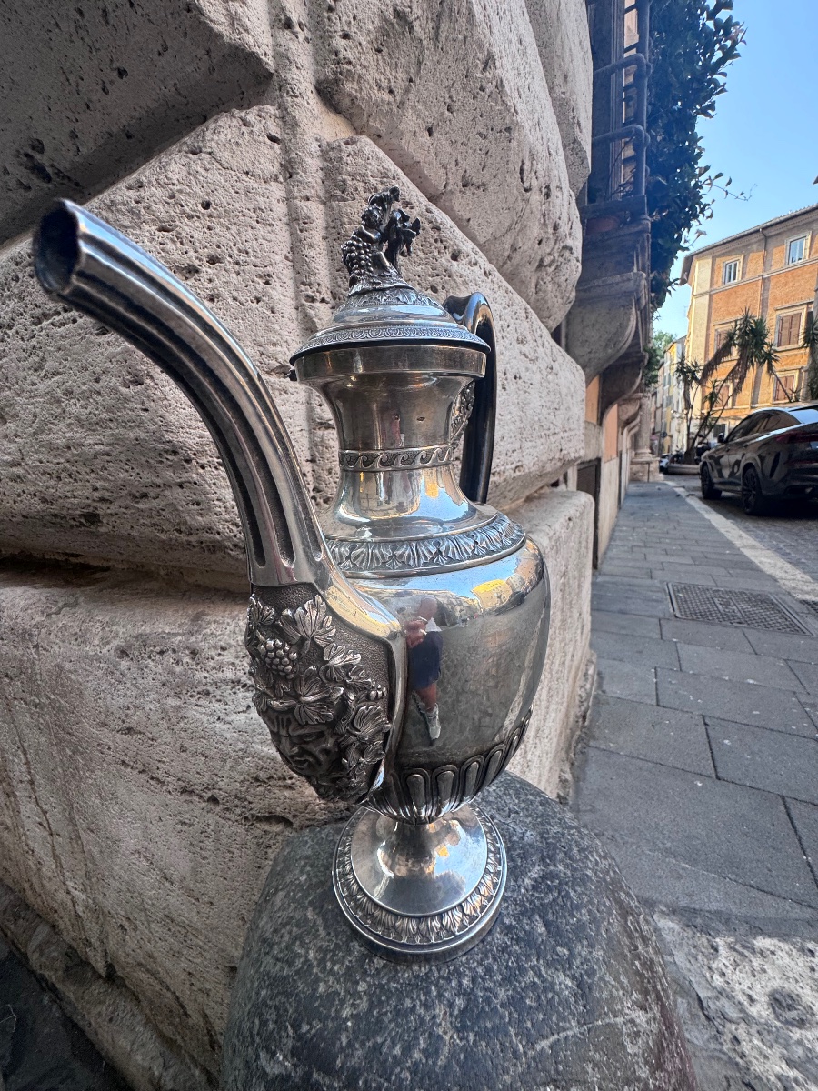 Grande cafetière en argent H 38,5 cm, poids 1 345 g  Corps lisse en forme de poire, orné de ner-photo-7