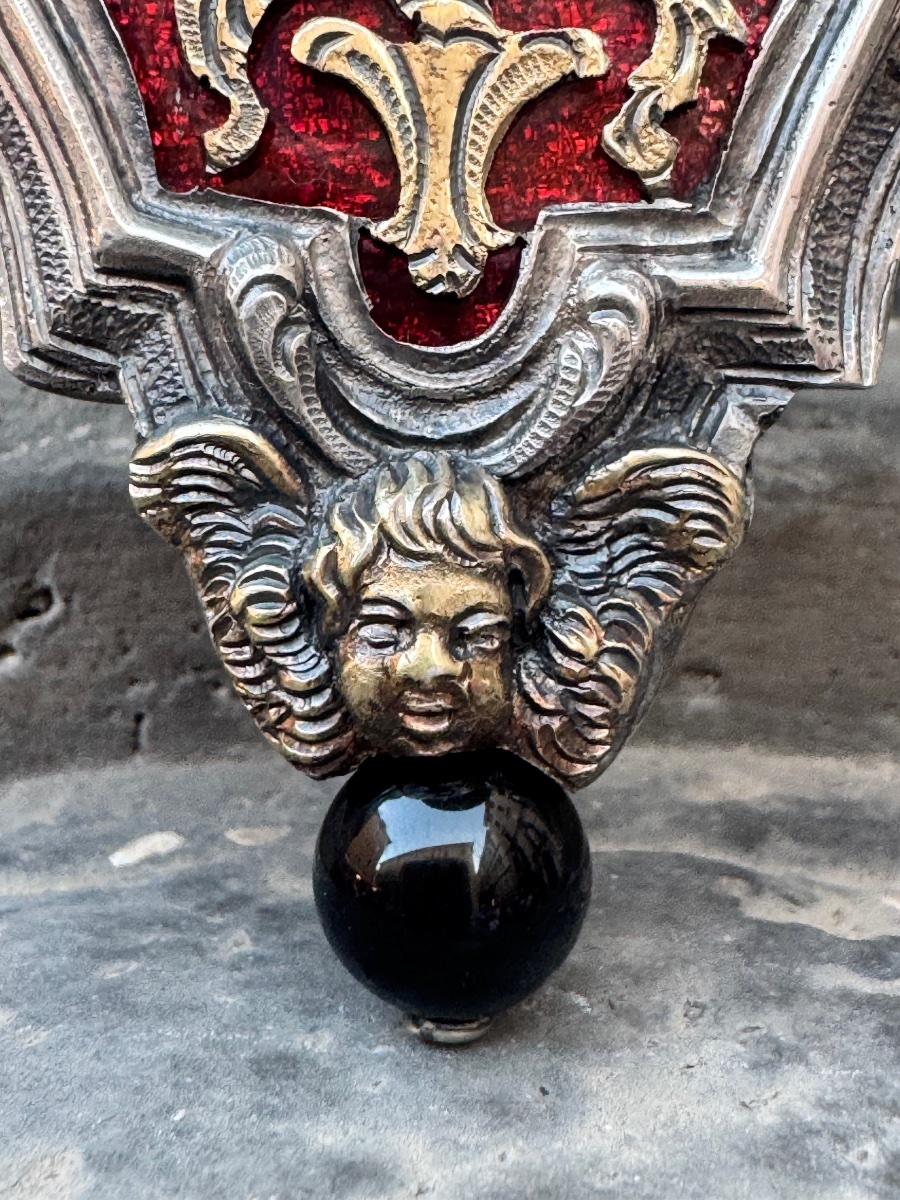 A Rare Example Of A Solid Silver Lens, Hand-chiseled With Masks Accented In Gold -photo-2