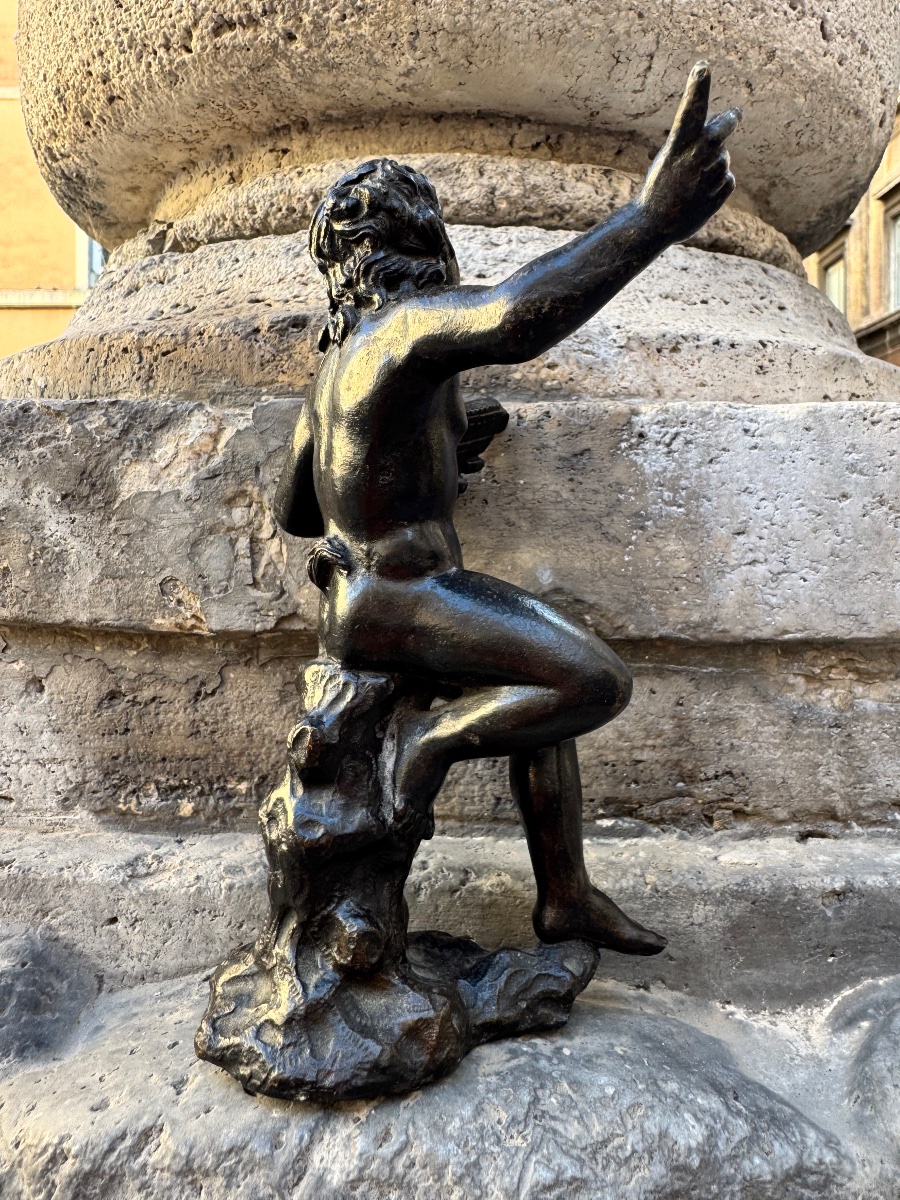 Sculpture en bronze ancien représentant un satyre musicien assis sur un rocher, XVIe siècle, Ro-photo-7