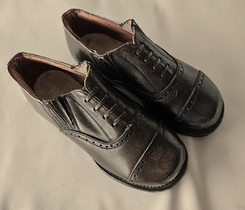 Chaussureminiature de présentation / France 