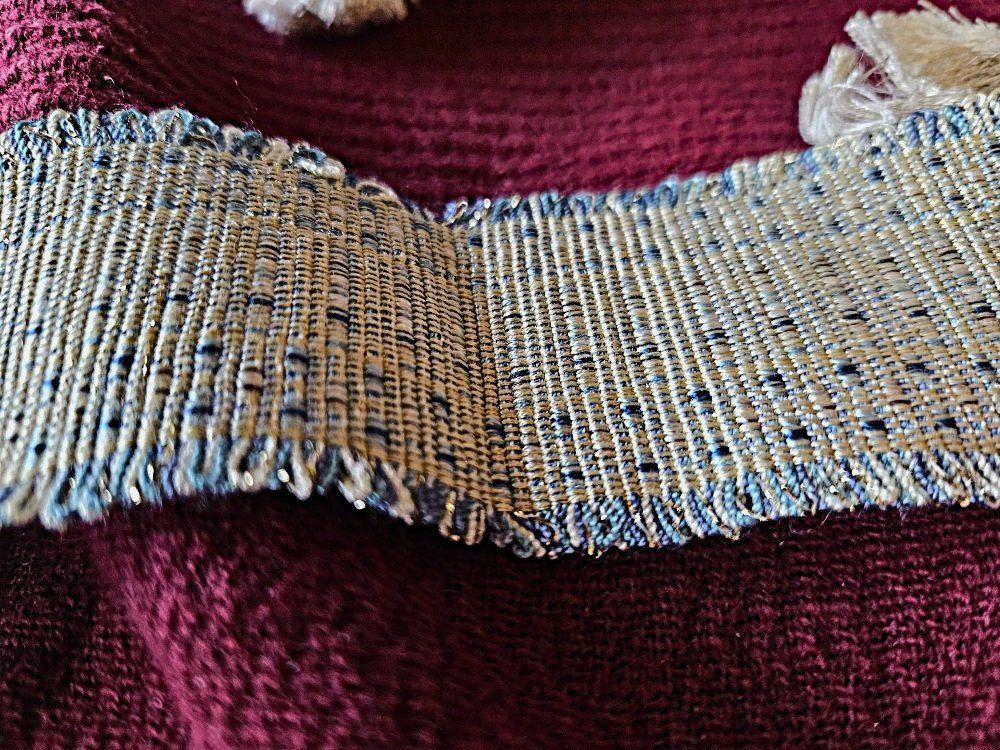Trim: Blue, White, Triple Tassel.-photo-3