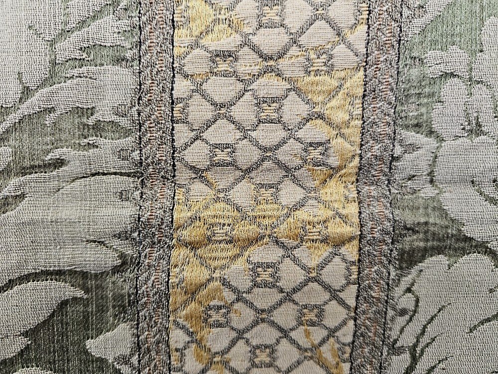 Rideaux / Paire / Damas cotton et soie verte, larges galons or.-photo-2