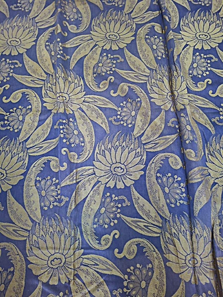 Curtain / 1 /  Lined With Fringe / Golden Peony Patterns On A Royal Blue Background.-photo-2