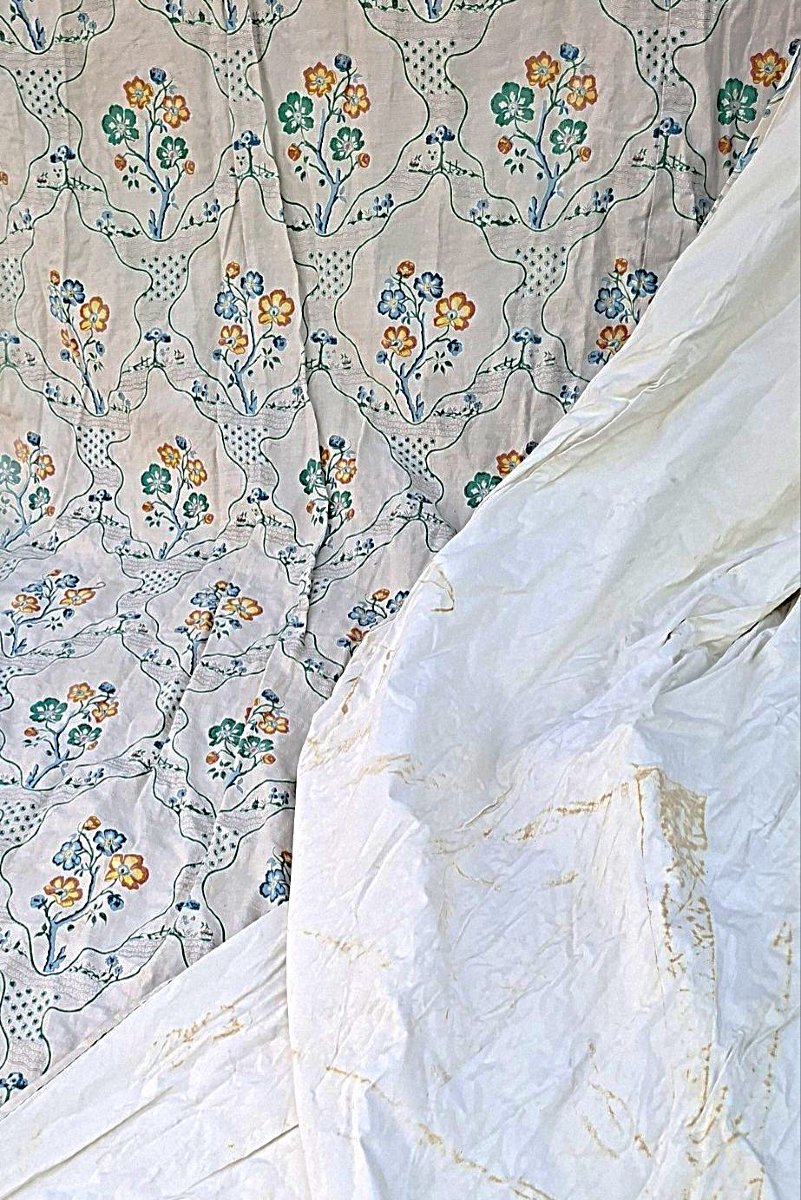 Curtain / 1 /  Floral Pattern On A White Background.-photo-4