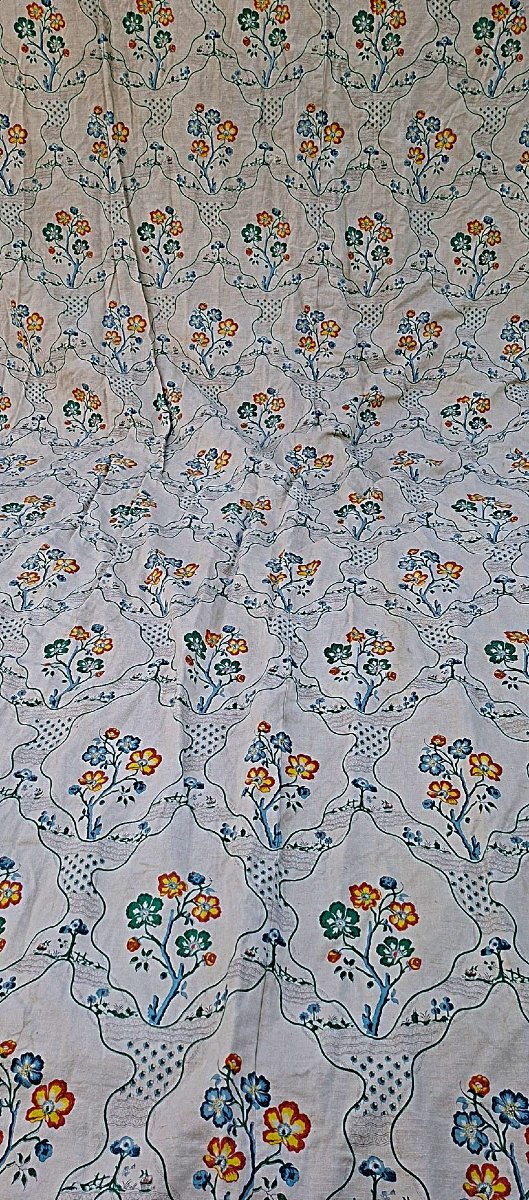 Curtain / 1 /  Floral Pattern On A White Background.