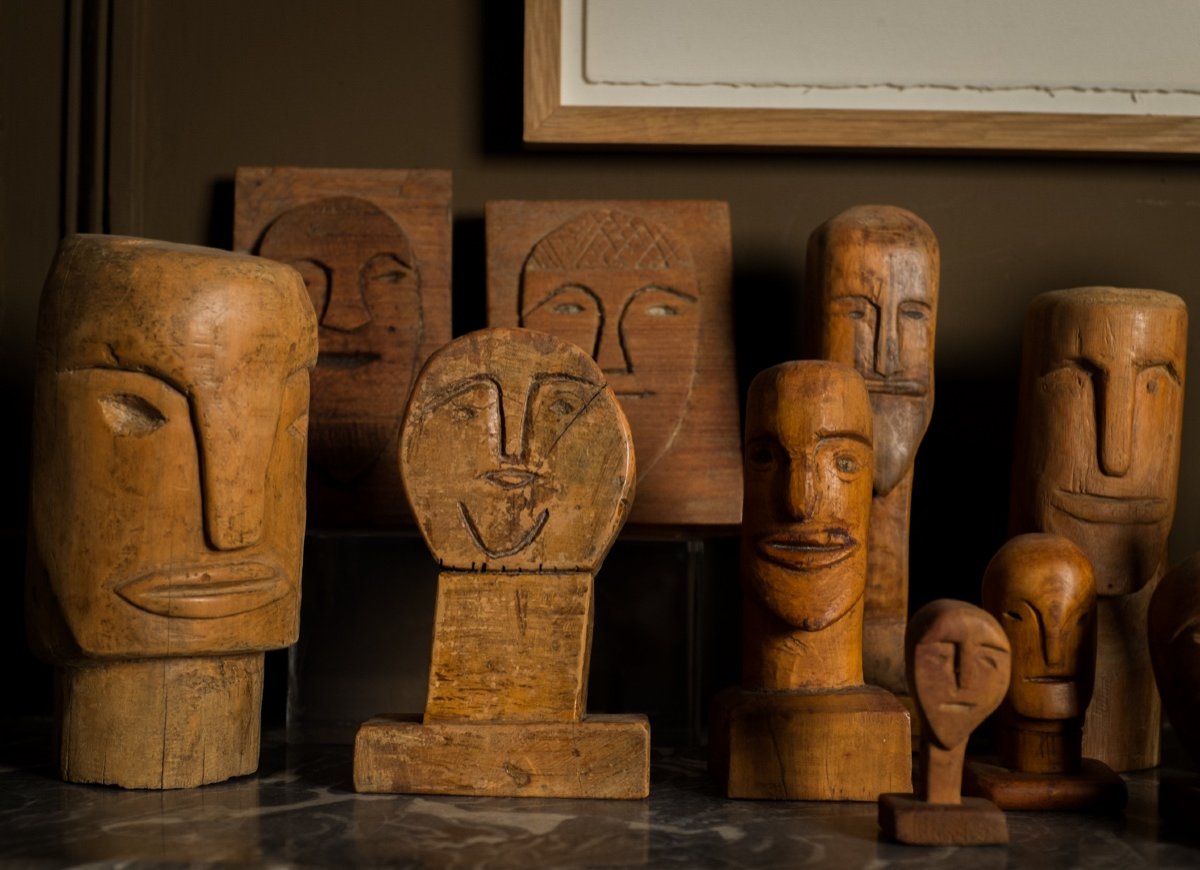 important lot de bois sculptés expressifs .. Art Brut . Océanie .-photo-2