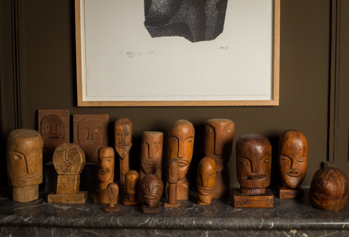 important lot de bois sculptés expressifs .. Art Brut . Océanie .