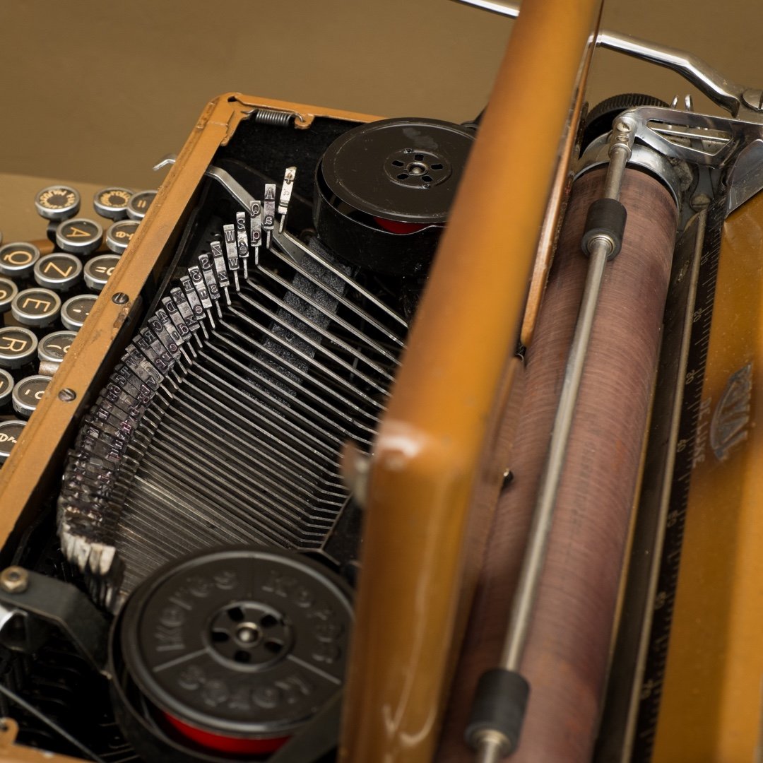 rare machine à écrire portable . 1936 . ROYAL DE LUXE  couleur bronze ..-photo-6