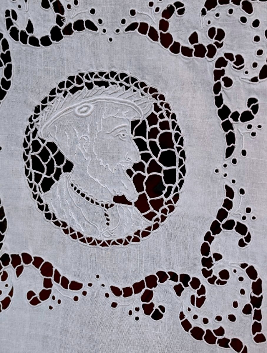 Paire de rideaux, en lin et broderie Richelieu ,   à motifs historiques -photo-2