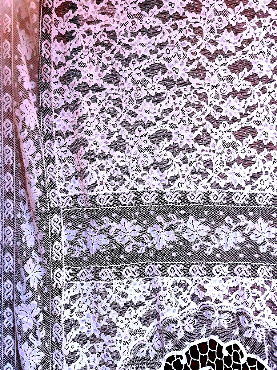 A Beautiful Lace Set From The Art Nouveau Period, Including A Curtain And A Bedspread -photo-1