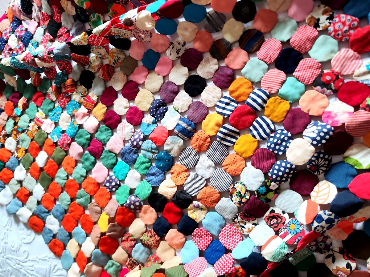Beautiful 1940s-50s "yo-yo Quilt" Throw.-photo-5