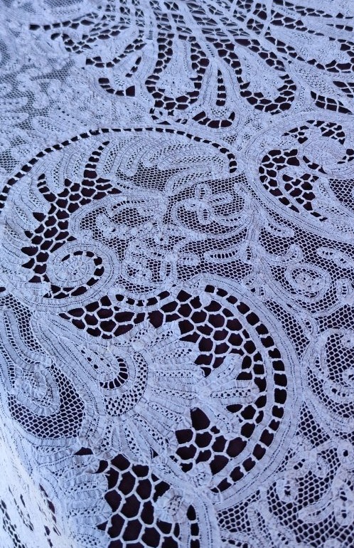  Exceptional "belle époque" Tablecloth, Entirely In Luxeuil Lace, 180 Cm X 280 Cm.-photo-2