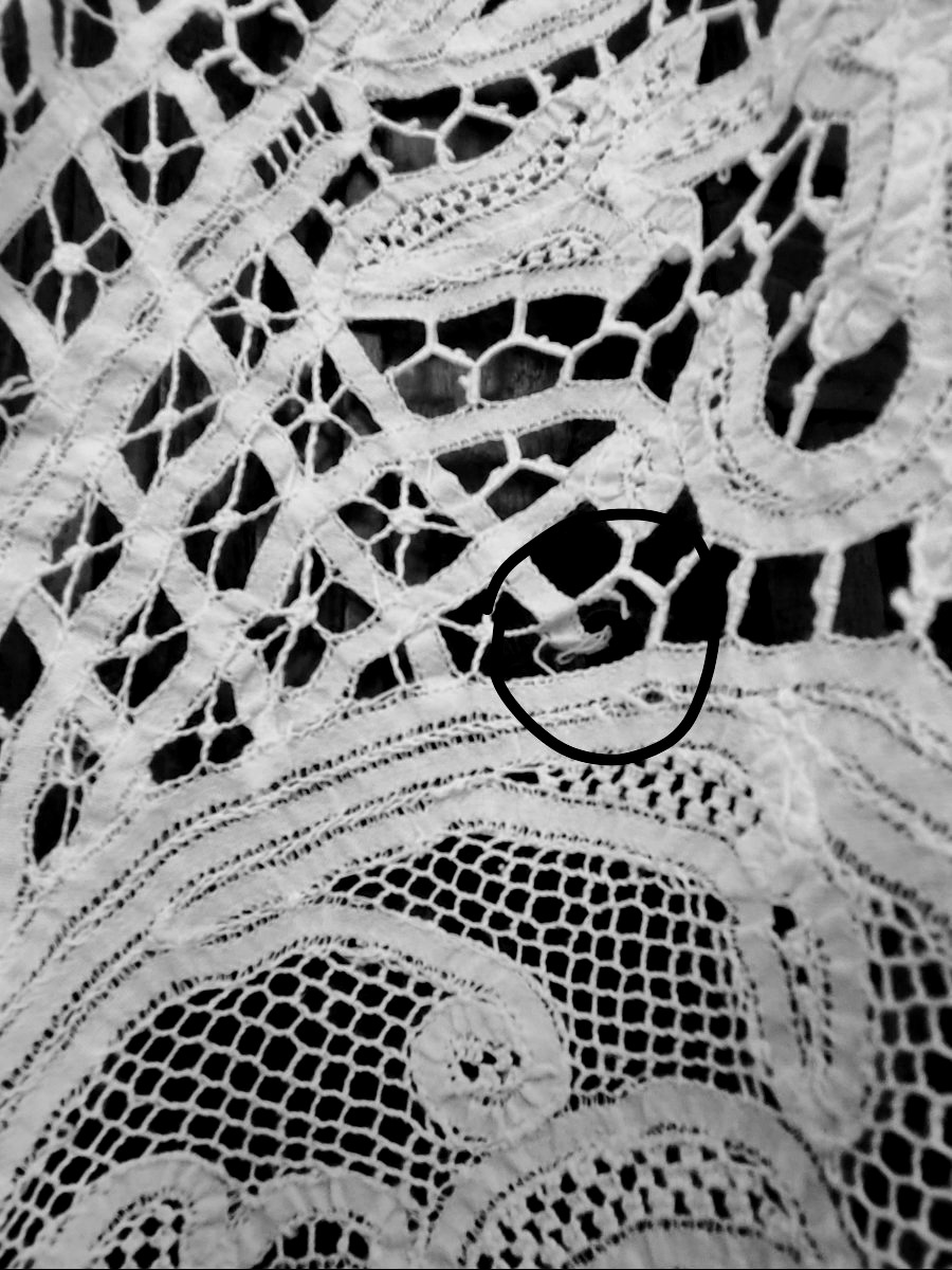  Exceptional "belle époque" Tablecloth, Entirely In Luxeuil Lace, 180 Cm X 280 Cm.-photo-3