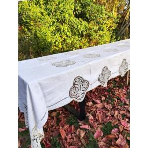 Large Banquet Tablecloth, Made Of Linen And Renaissance Lace, Early 20th Century.