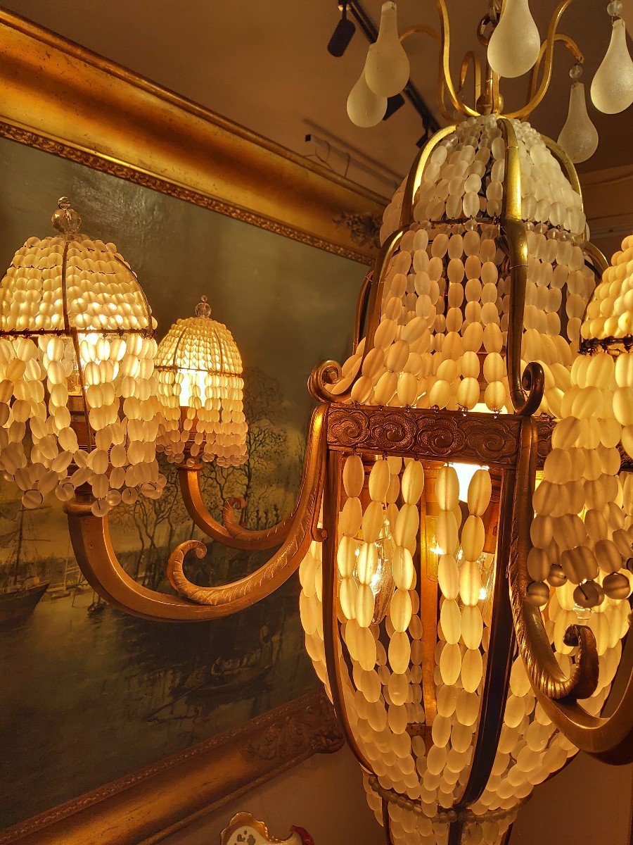 Proantic: Lustre En Bronze Doré Et Verrerie Opaque Attr à Sue Et Mar